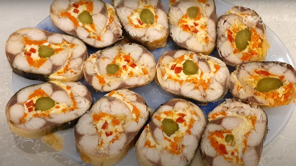 Гости забудут о бутербродах с икрой: рулет из скумбрии расхватают еще до боя курантов