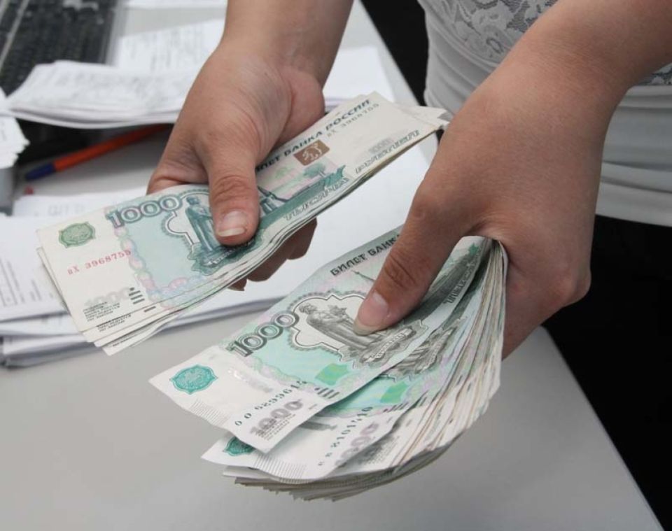 Судебная драма: охранник не хочет возвращать ошибочно начисленные миллионы