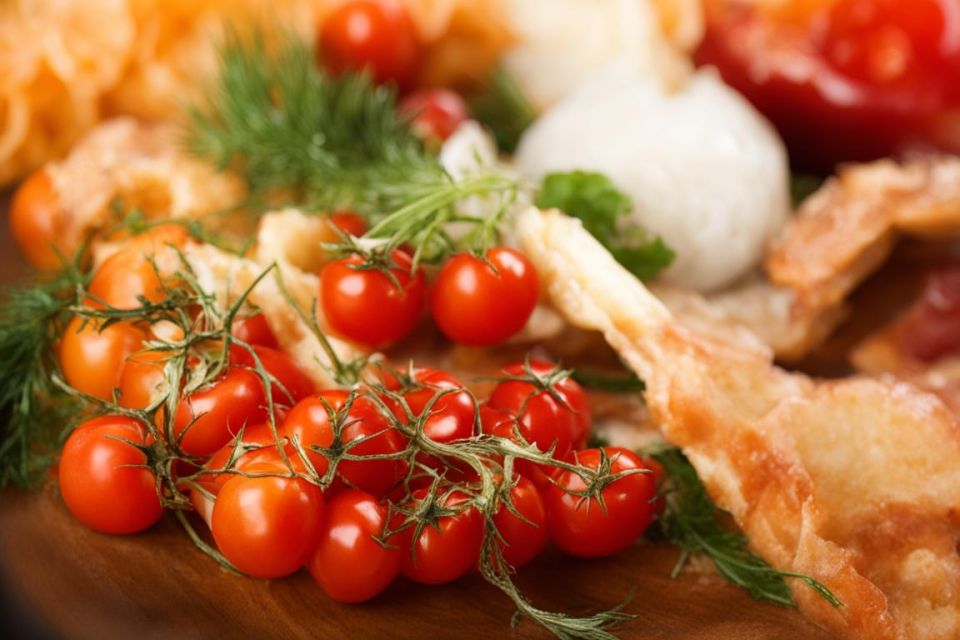 Идеальные продукты для гурманов: разбор двух деликатесов, которые одни обожают, а другие не понимают