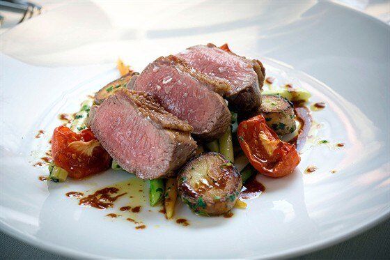 Запеченая баранина с айвой — спокойное объяснение вкусной привычки приготовления