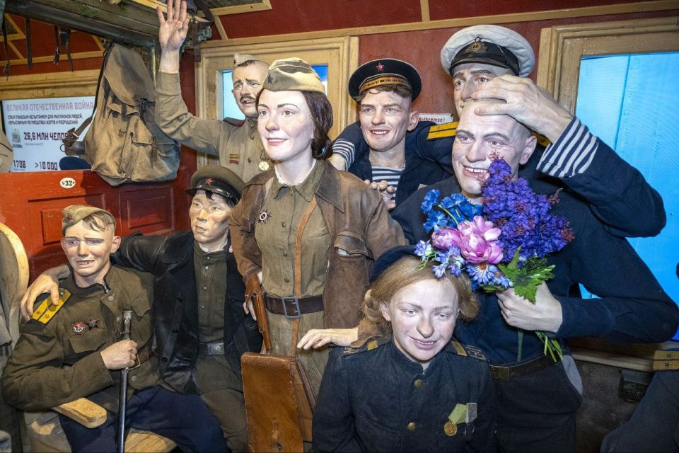 Участники региональной программы для ветеранов СВО «Герои Севера» посетили «Поезд Победы»