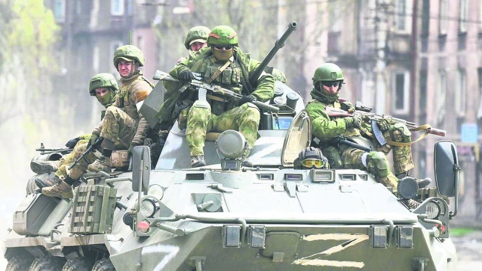 Герои с большой буквы. Морские пехотинцы Северного флота - наследники боевой славы воинов, сражавшихся в эпохальной битве за Днепр Сейчас, как и 81 год назад, идут напряженные бои вдоль реки Днепр