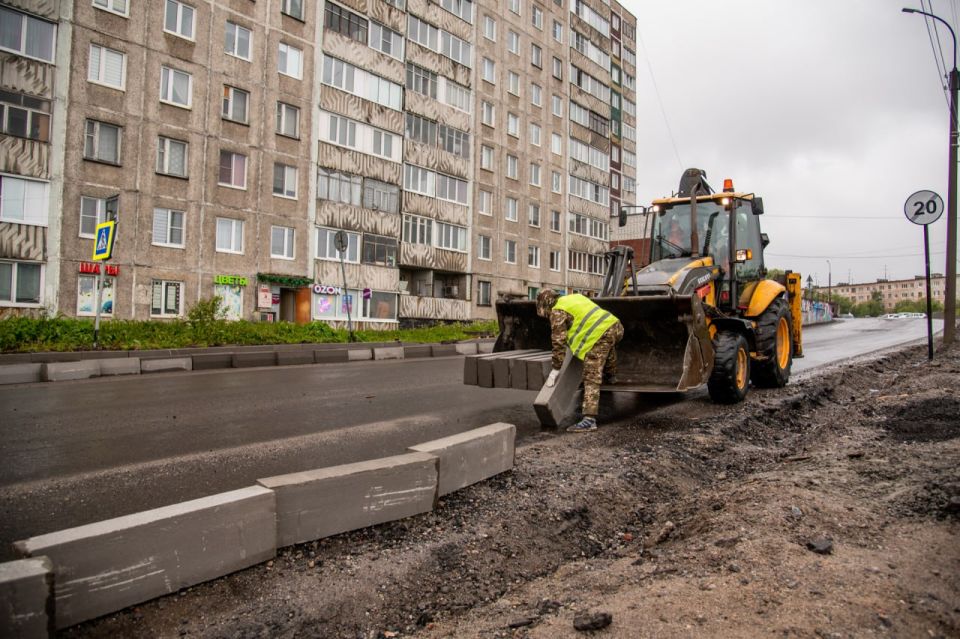 В рамках национального проекта «Инфраструктура для жизни» и стратегического плана «На Севере — жить!» в городе-герое совершенствуется инфраструктура для всех участников дорожного движения