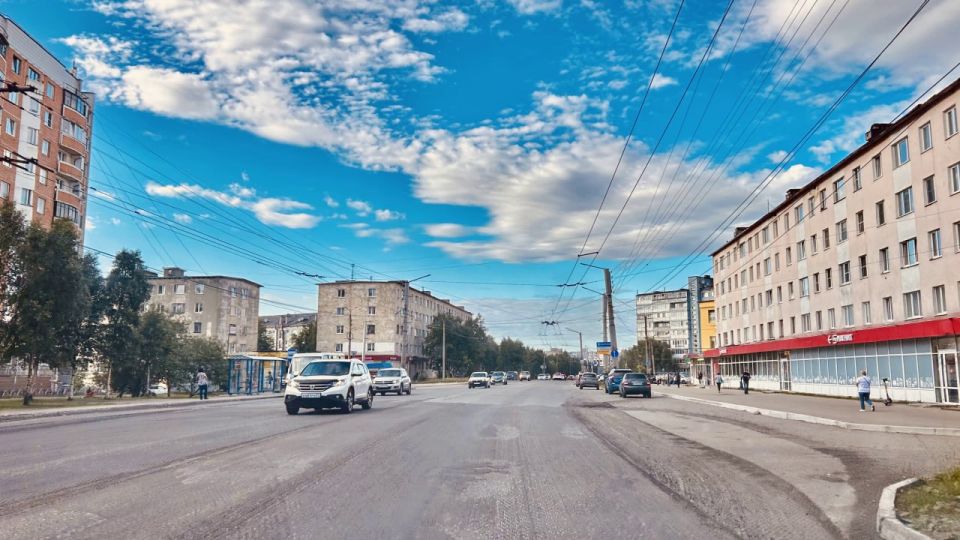 Дорожные работы в Мурманске начались на 14 объектах из 15