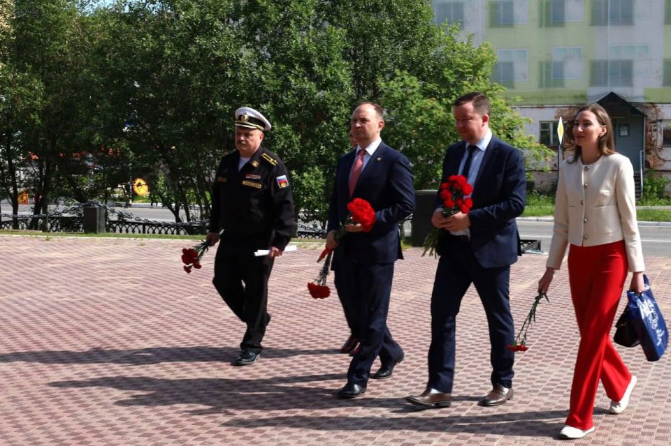 Сегодня в Заозерске состоялось мероприятие, посвященное присвоению избирательному участку №291 имени Героя Советского Союза, контр-адмирала Леонида Гавриловича Осипенко