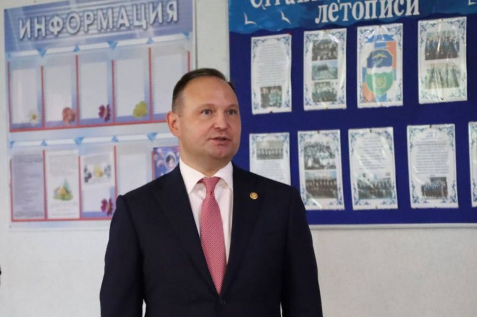 Сегодня в Заозерске состоялось мероприятие, посвященное присвоению избирательному участку №291 имени Героя Советского Союза, контр-адмирала Леонида Гавриловича Осипенко