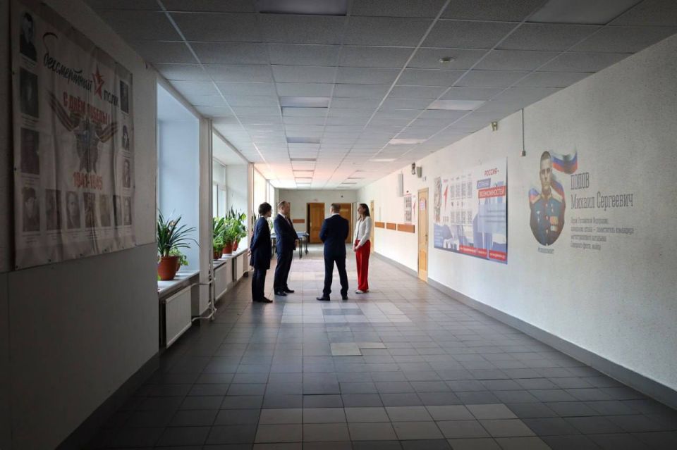 Сегодня в Заозерске состоялось мероприятие, посвященное присвоению избирательному участку №291 имени Героя Советского Союза, контр-адмирала Леонида Гавриловича Осипенко