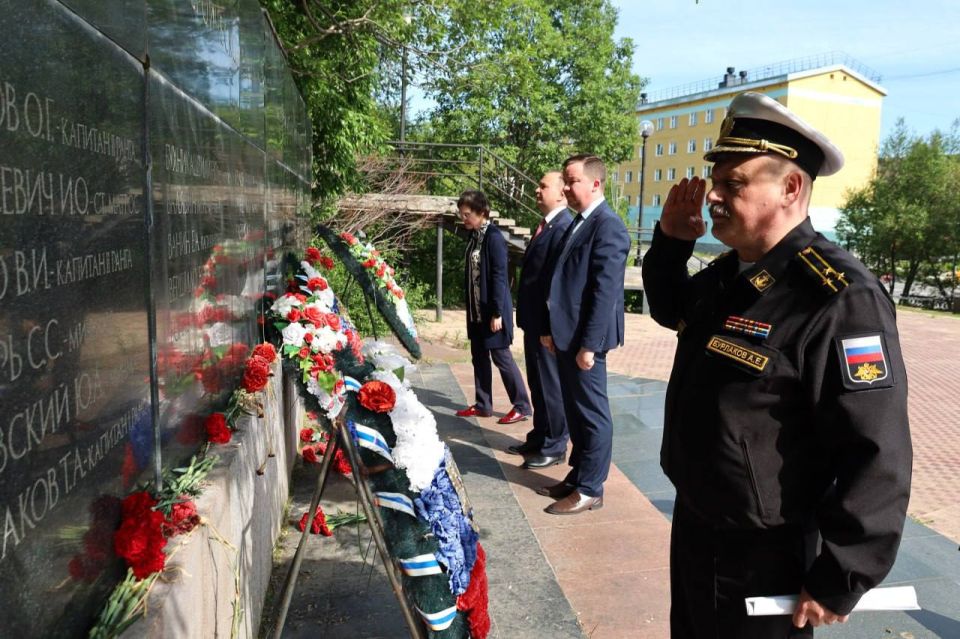 Сегодня в Заозерске состоялось мероприятие, посвященное присвоению избирательному участку №291 имени Героя Советского Союза, контр-адмирала Леонида Гавриловича Осипенко
