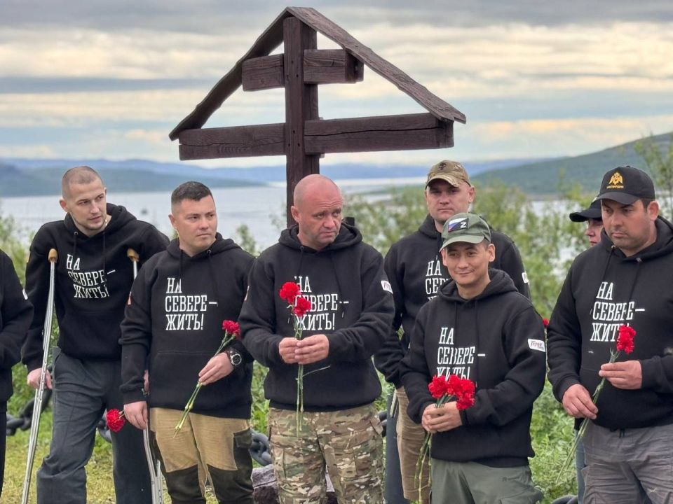 Андрей Чибис поблагодарил добровольцев за досрочное завершение ремонта Вайдагубского маяка на полуострове Рыбачий