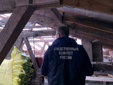 СО по городу Мончегорску проводится проверка по факту гибели работника, осуществлявшего ремонт крыши в Мончегорске