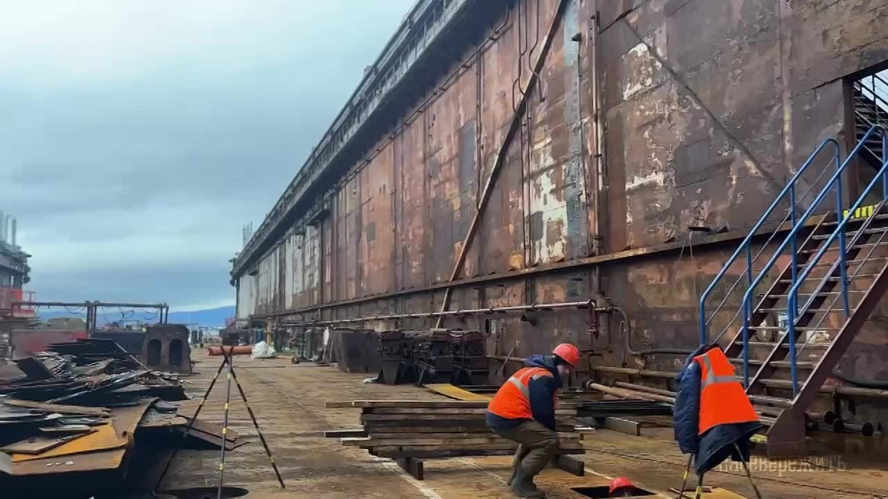 Инвестор продолжает модернизацию Мурманского судоремонтного завода
