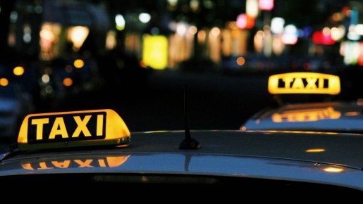 В новогоднюю ночь вызывайте такси в эти часы: сможете неплохо сэкономить