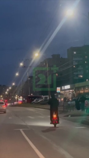 В Мурманске заметили экстремала на моноколесе