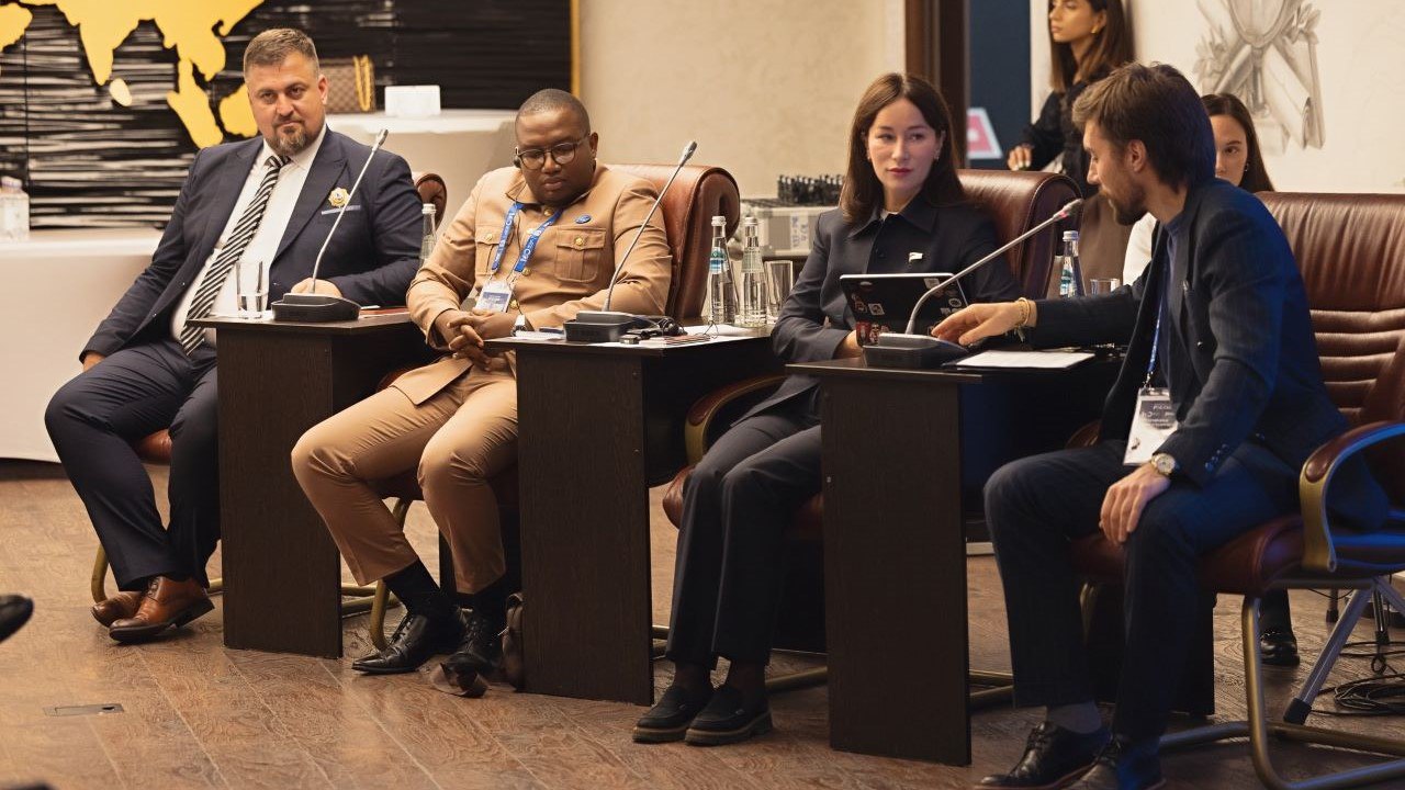 Елена Дягилева: народная дипломатия — ключ к устойчивому развитию Арктики Елена Дягилева: народная дипломатия — ключ к устойчивому развитию Арктики