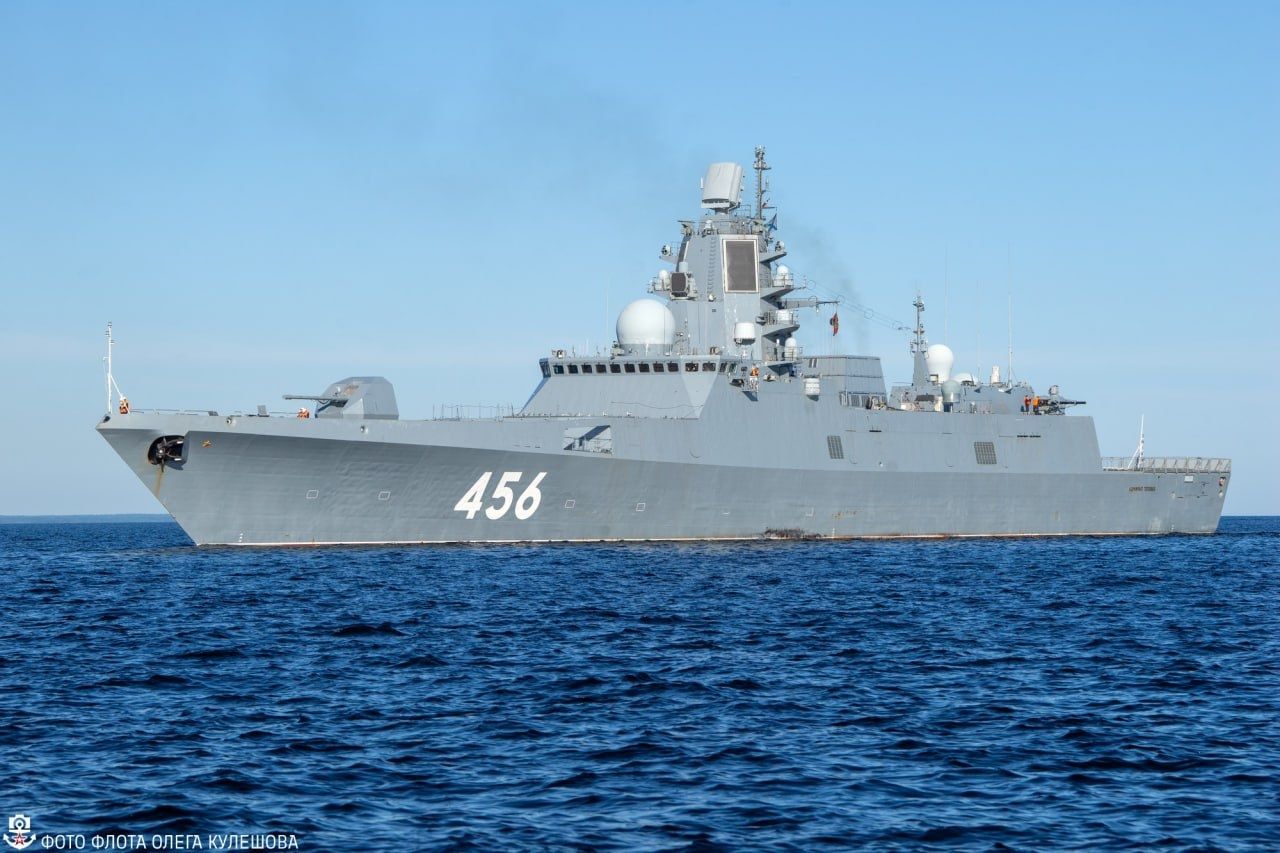 Все зависит от нас. Так считает старшина трюмной команды фрегата "Адмирал Головко", который искренне гордится своей службой На любом корабле их называют просто – "трюмными", а в неформальной обстановке – королями воды и пара