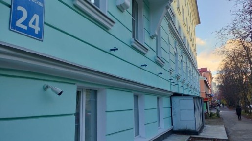 В Мурманске на Октябрьской проводят капремонт системы газоснабжения одного из домов