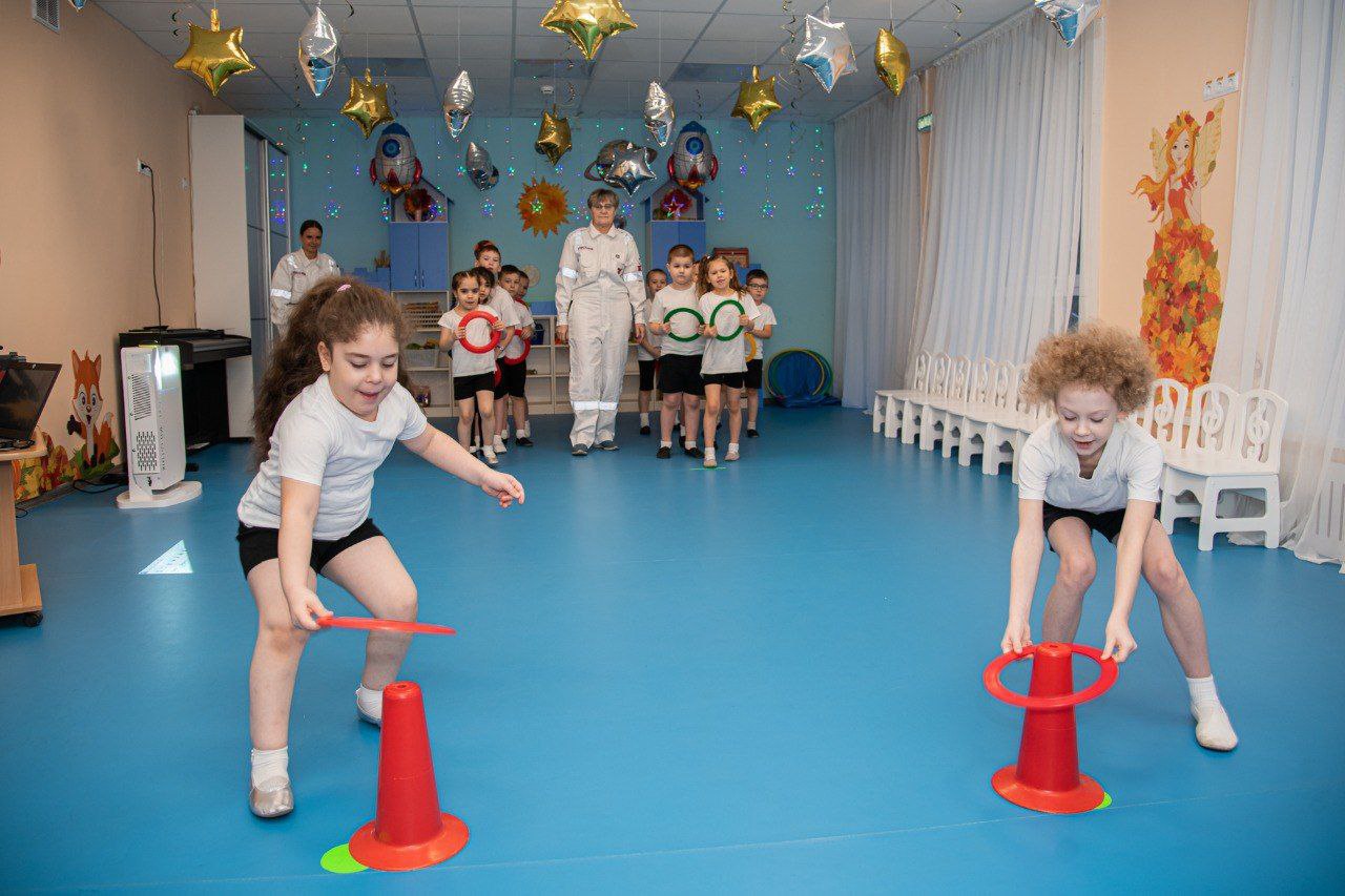 В Мурманске после капитального ремонта в здании детского сада № 93 на проспекте Ленина, 99, состоялось спортивно-музыкальное мероприятие «Путешествие на неизведанную планету» В Мурманске после капитального ремонта в здании детского сада № 93 на проспекте Ленина, 99, состоялось спортивно-музыкальное мероприятие «Путешествие на неизведанную планету»