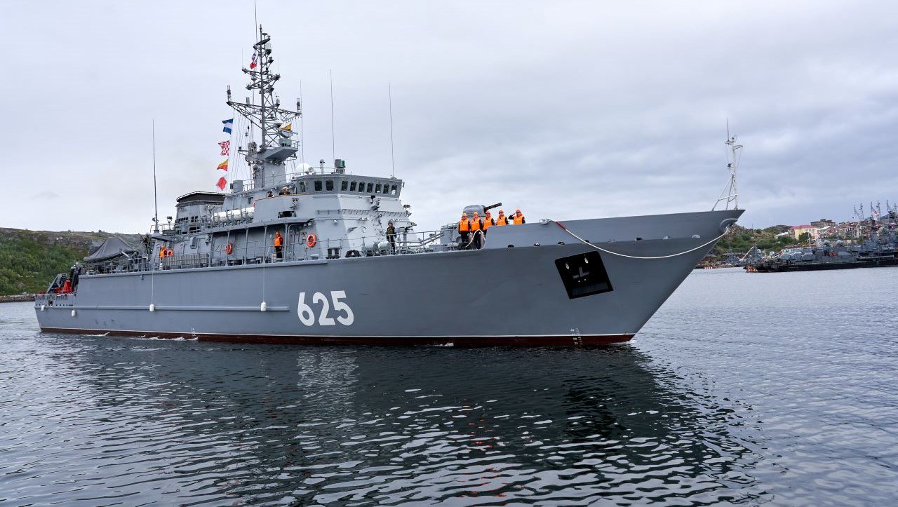 Морской тральщик "Афанасий Иванников" отыскал учебные мины в Баренцевом море