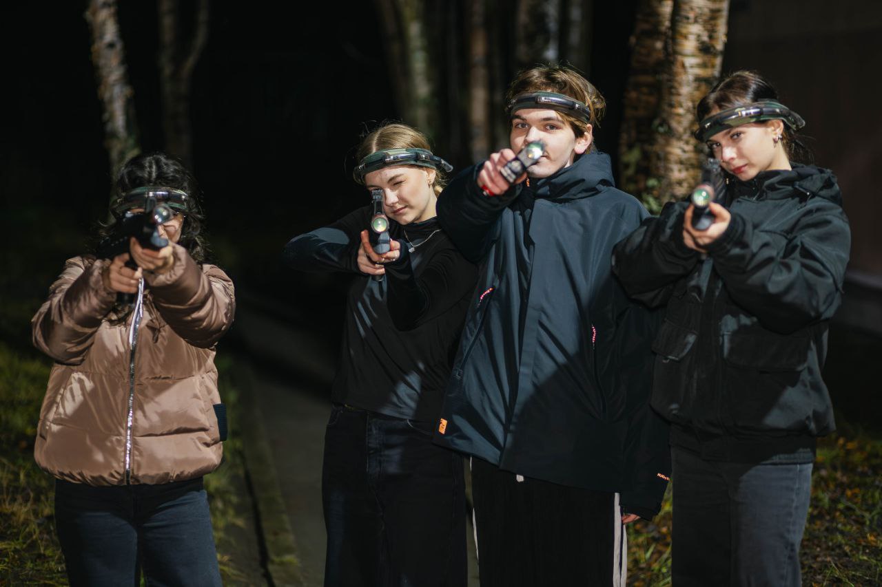 Сегодня на базе Молодёжного центра гражданско-патриотического воспитания «Молодёжь51» прошла ежегодная спортивно-тактическая игра «Лазертаг» Сегодня на базе Молодёжного центра гражданско-патриотического воспитания «Молодёжь51» прошла ежегодная спортивно-тактическая игра «Лазертаг»