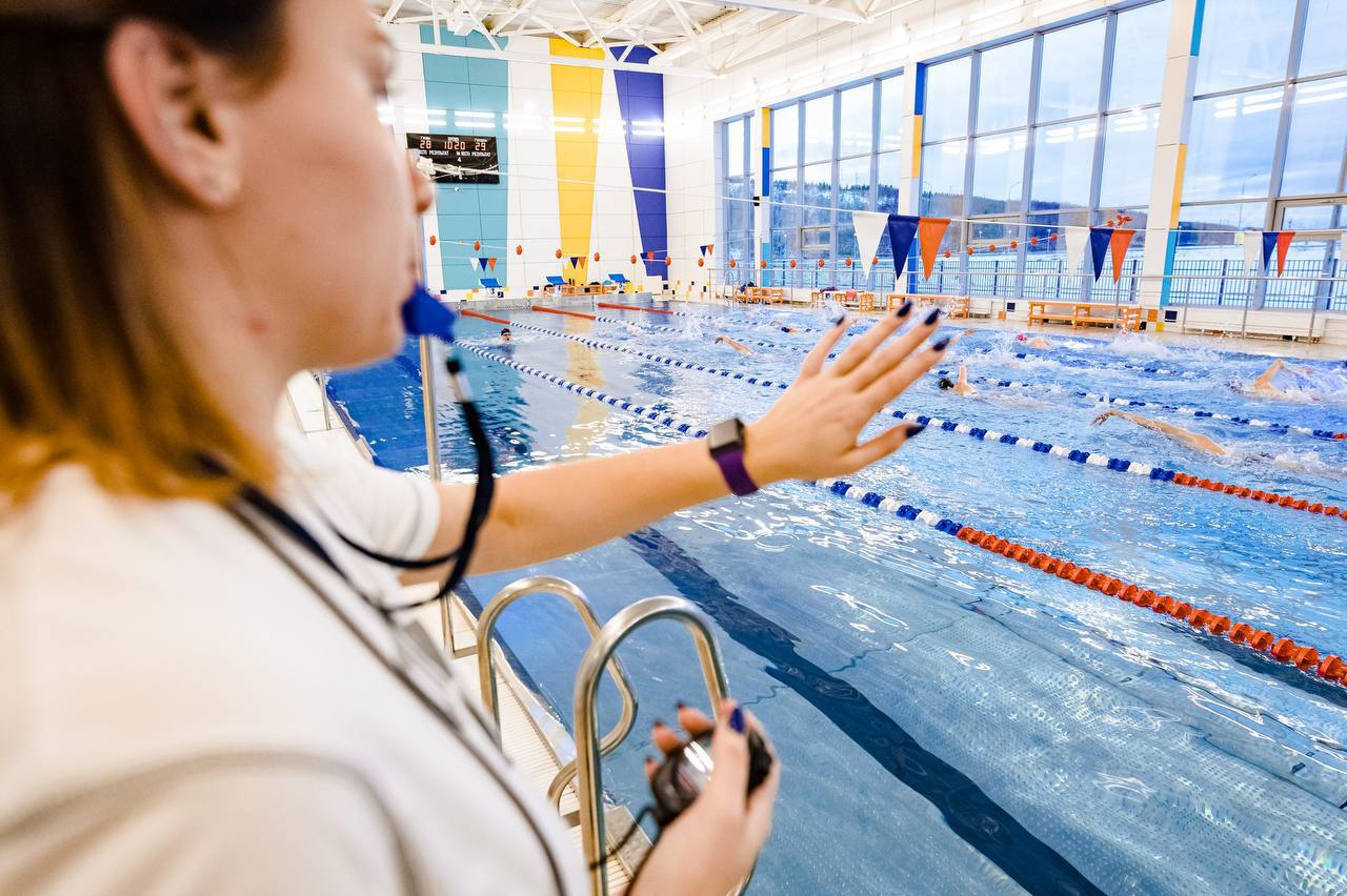 В Мурманской области утверждена программа «Плавание для всех» до 2030 года