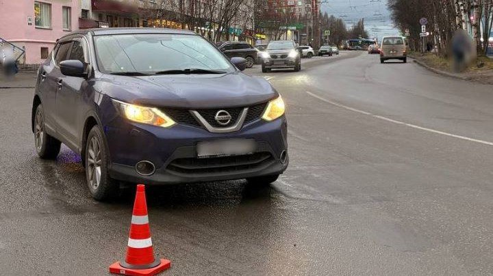 Пожилая мурманчанка попала под колеса авто на проспекте Кирова
