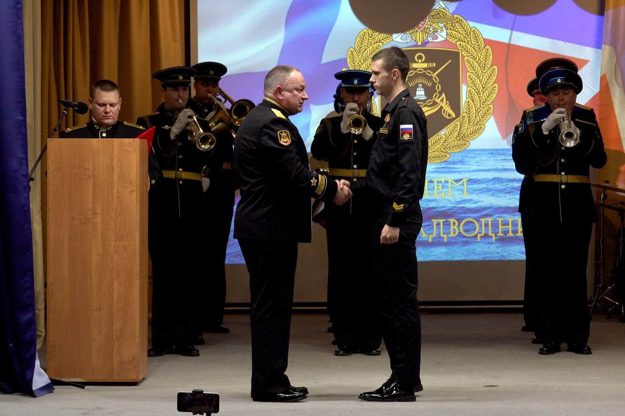 В Полярном прошел концерт в честь Дня моряка-надводника В Полярном прошел концерт в честь Дня моряка-надводника