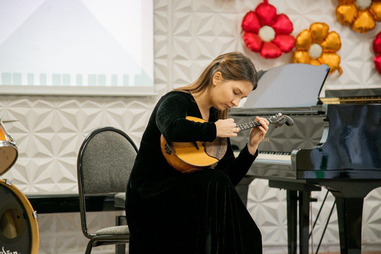 «Виват, таланты!» — в Детской школе искусств №1 города Мурманска прошёл III фестиваль-конкурс исполнительского мастерства преподавателей детских школ искусств «Виват, таланты!» — в Детской школе искусств №1 города Мурманска прошёл III фестиваль-конкурс исполнительского мастерства преподавателей детских школ искусств