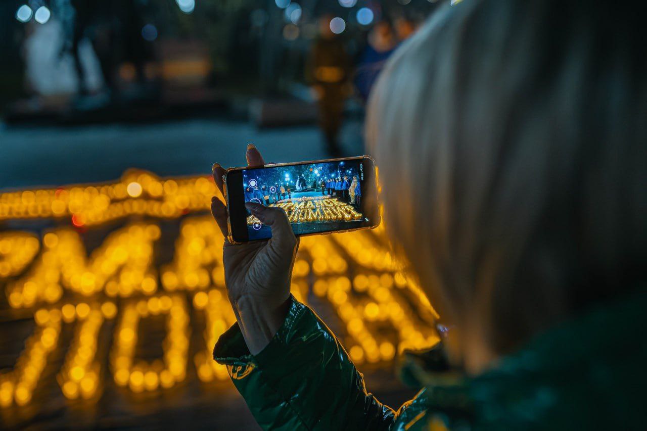 В Мурманске прошла акция «Огненные картины», посвященная 81-й годовщине разгрома немецко-фашистских войск в Заполярье В Мурманске прошла акция «Огненные картины», посвященная 81-й годовщине разгрома немецко-фашистских войск в Заполярье