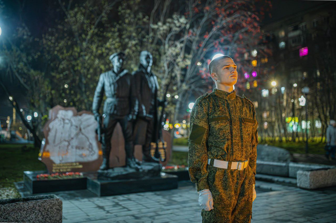 В Мурманске прошла акция «Огненные картины», посвященная 81-й годовщине разгрома немецко-фашистских войск в Заполярье В Мурманске прошла акция «Огненные картины», посвященная 81-й годовщине разгрома немецко-фашистских войск в Заполярье