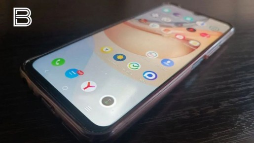 Жительница Оленегорска лишилась смартфона после застолья с знакомым