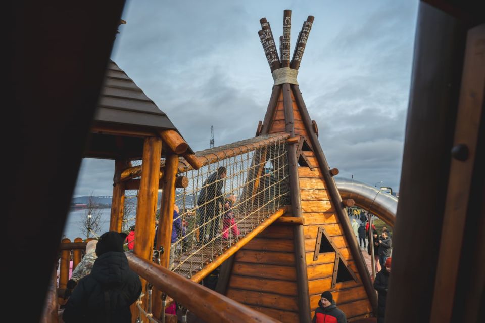 Второй этап благоустройства Поморской набережной в Коле завершен Второй этап благоустройства Поморской набережной в Коле завершен