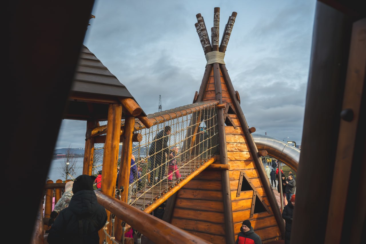 Второй этап благоустройства Поморской набережной в Коле завершен Второй этап благоустройства Поморской набережной в Коле завершен