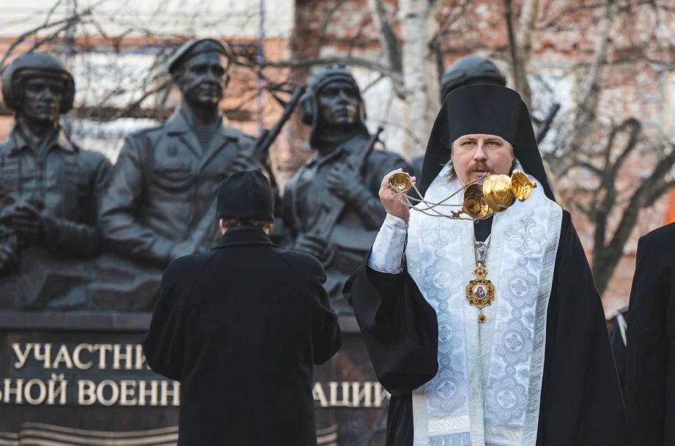 В День народного единства в Североморске торжественно открыт памятник «Участникам СВО» В День народного единства в Североморске торжественно открыт памятник «Участникам СВО»