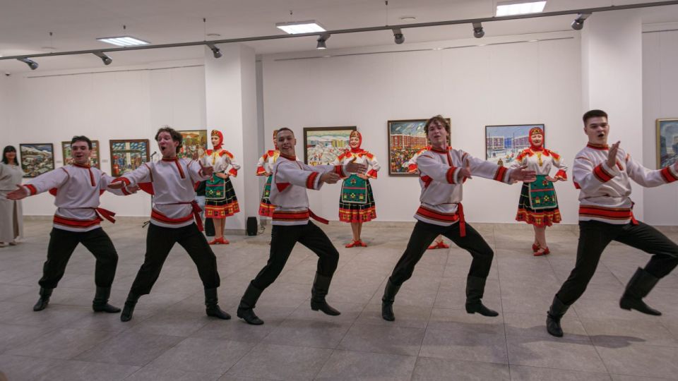 "Ночь искусств" в Мурманской области объединила более 10 тысяч северян "Ночь искусств" в Мурманской области объединила более 10 тысяч северян