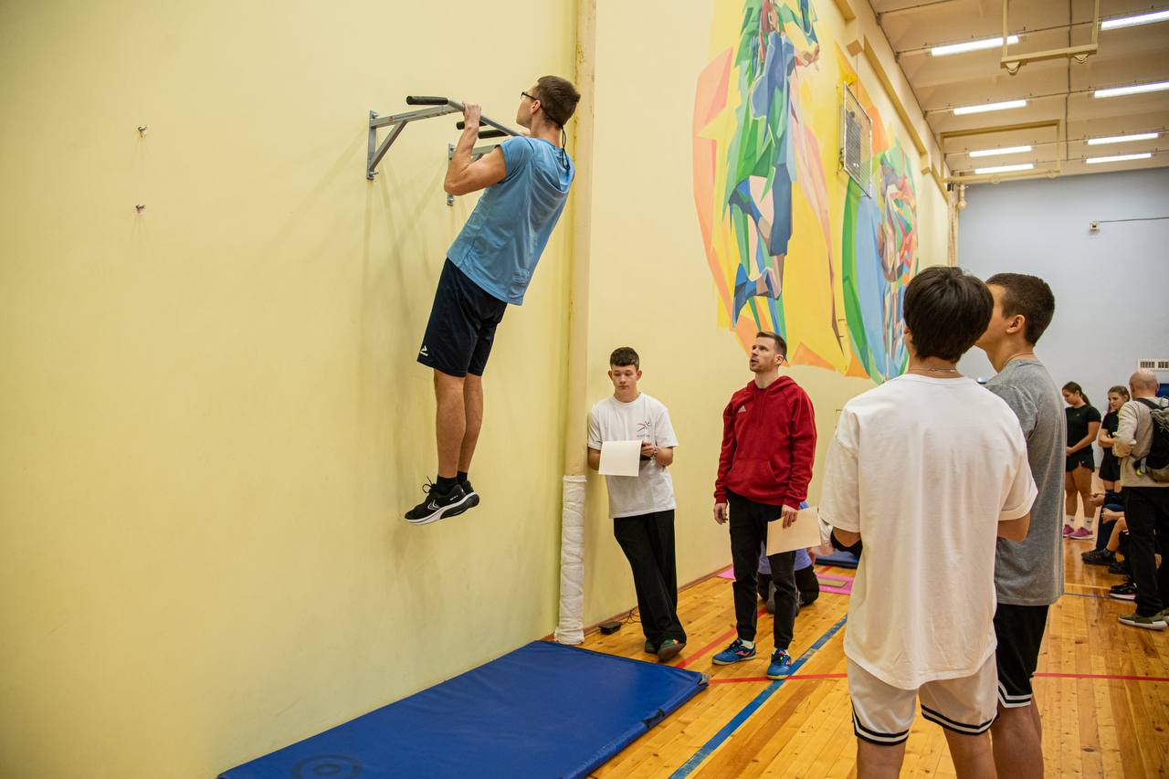 Испытать радость от собственных успехов и почувствовать себя частью городской команды спортсменов смогли сегодня участники муниципального этапа соревнований по многоборью Всероссийского физкультурно-спортивного комплекса... Испытать радость от собственных успехов и почувствовать себя частью городской команды спортсменов смогли сегодня участники муниципального этапа соревнований по многоборью Всероссийского физкультурно-спортивного комплекса...