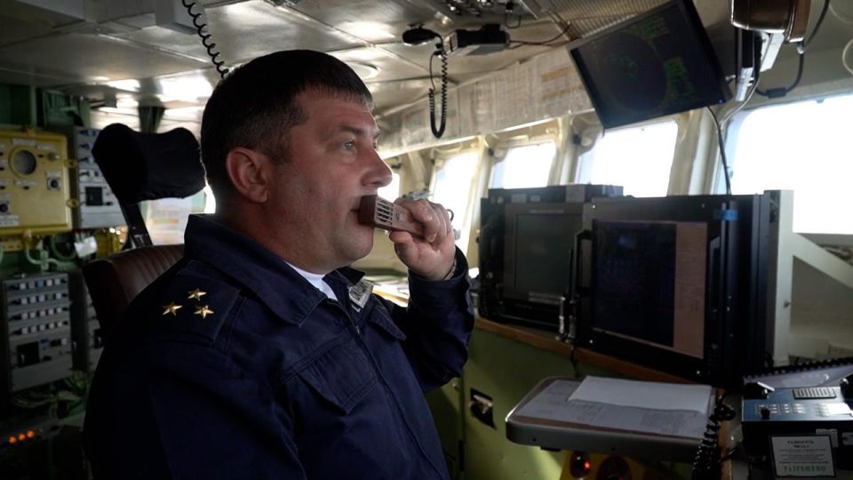 Его моменты истины. Опираясь на коллектив, добиваться новых успехов Десять лет назад тогда еще капитан 3 ранга Максим Емельяненко перевелся к новому месту службы на Северный флот