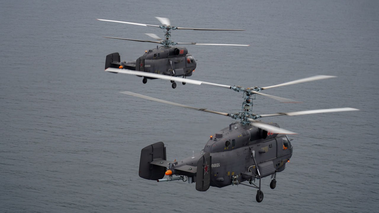 Летчики Северного флота отработали в Баренцевом море поиск подводных лодок