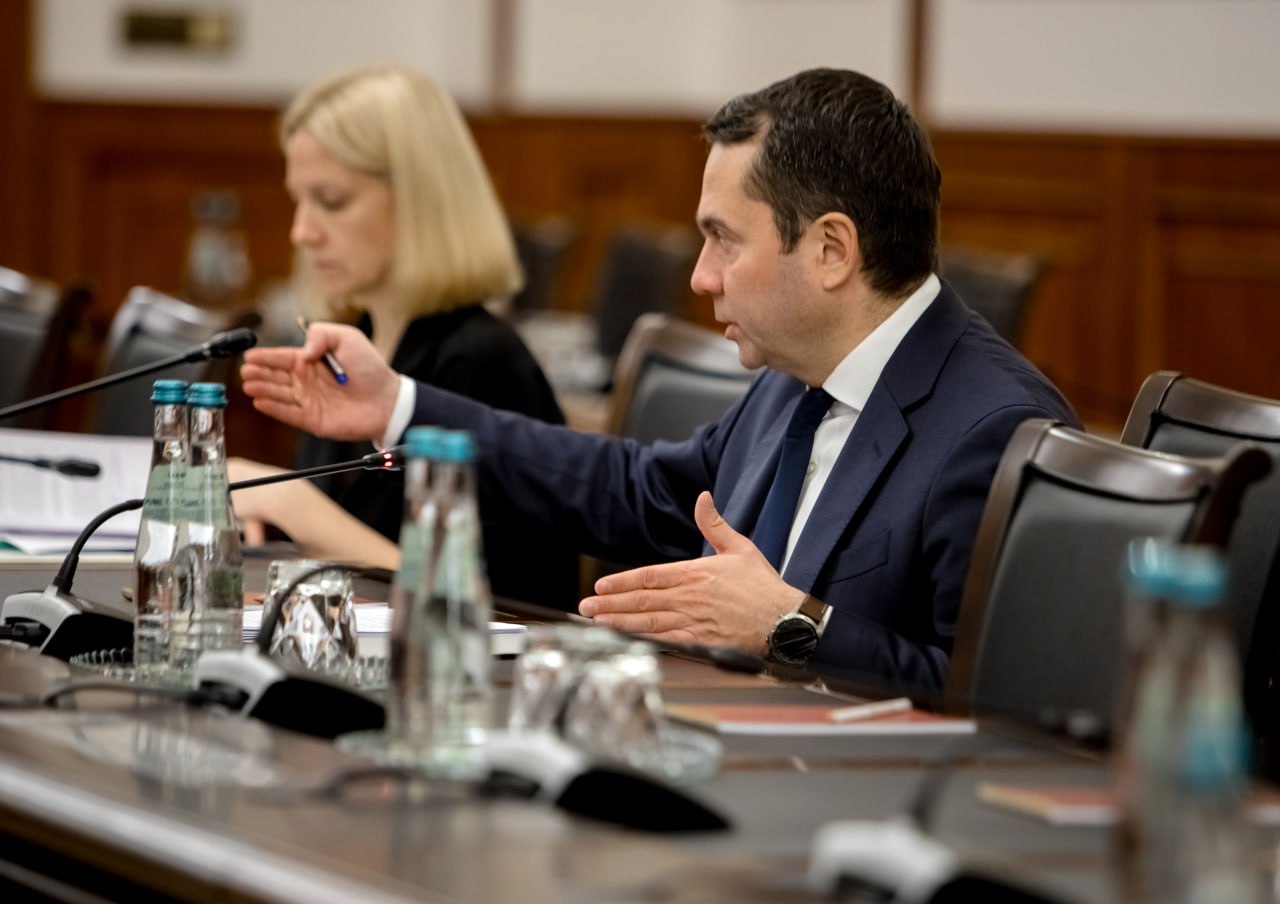 Андрей Никитин провел рабочую встречу с губернатором Мурманской области Андреем Чибисом Андрей Никитин провел рабочую встречу с губернатором Мурманской области Андреем Чибисом