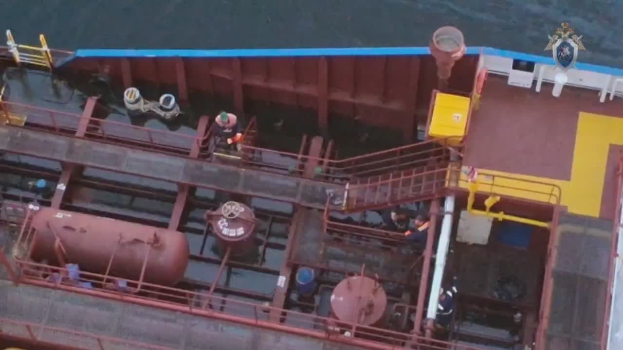 В Мурманске судят матроса за разлив мазута