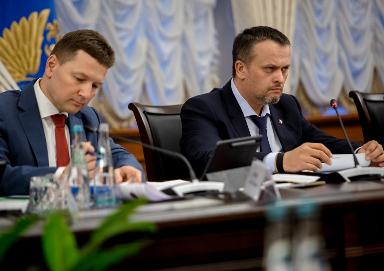 Андрей Никитин провел рабочую встречу с губернатором Мурманской области Андреем Чибисом Андрей Никитин провел рабочую встречу с губернатором Мурманской области Андреем Чибисом