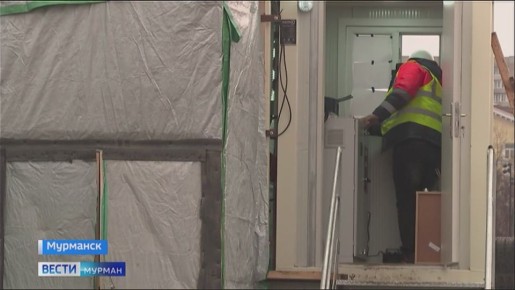 На улице Ленинградской в Мурманске приступили к укладке плитки