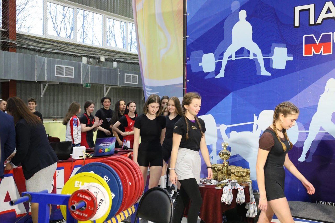 В Мурманске завершились областные соревнования по пауэрлифтингу В Мурманске завершились областные соревнования по пауэрлифтингу