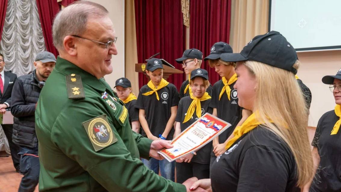 В Главном военном следственном управлении СК России прошел молодежный фестиваль «Агенты безопасности» В Главном военном следственном управлении СК России прошел молодежный фестиваль «Агенты безопасности»