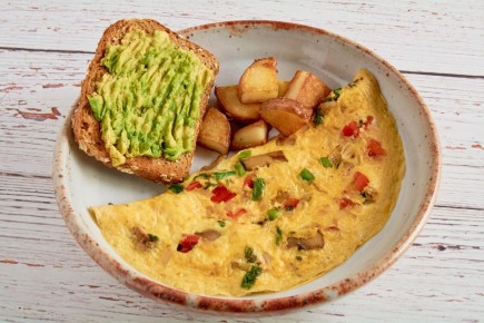 Пять быстрых и вкусных блюд из яиц: от омлета до шакшуки