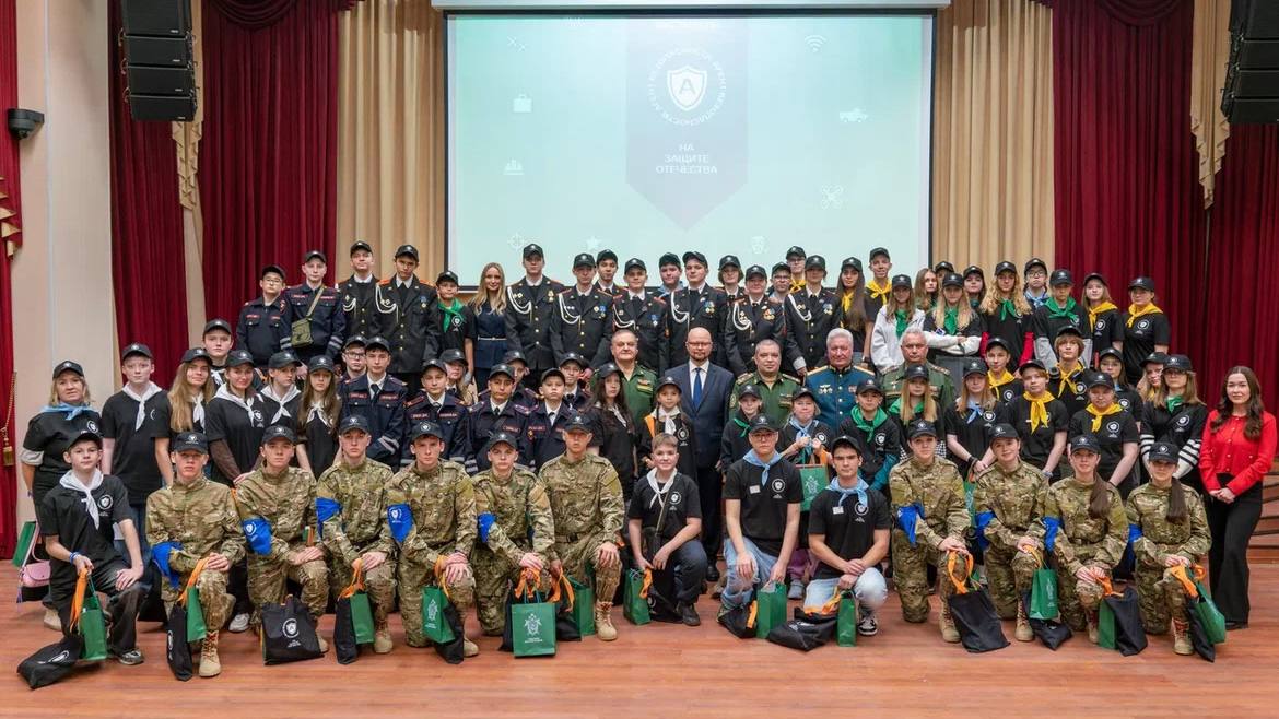 В Главном военном следственном управлении СК России прошел молодежный фестиваль «Агенты безопасности» В Главном военном следственном управлении СК России прошел молодежный фестиваль «Агенты безопасности»