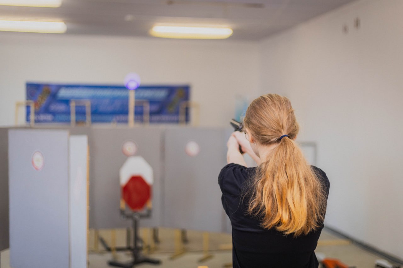 Накануне Дня сотрудника органов внутренних дел в Мурманском областном стрелково-спортивном клубе ДОСААФ (ул Накануне Дня сотрудника органов внутренних дел в Мурманском областном стрелково-спортивном клубе ДОСААФ (ул