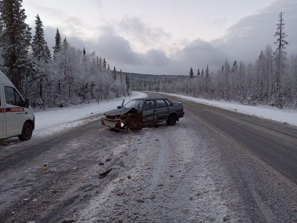В результате ДТП под Апатитами одного человека госпитализировали
