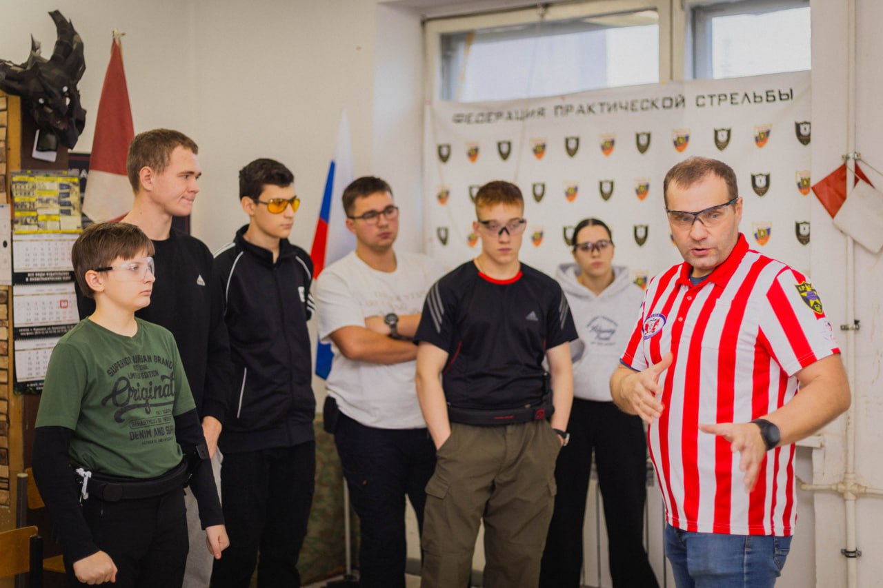 Накануне Дня сотрудника органов внутренних дел в Мурманском областном стрелково-спортивном клубе ДОСААФ (ул Накануне Дня сотрудника органов внутренних дел в Мурманском областном стрелково-спортивном клубе ДОСААФ (ул