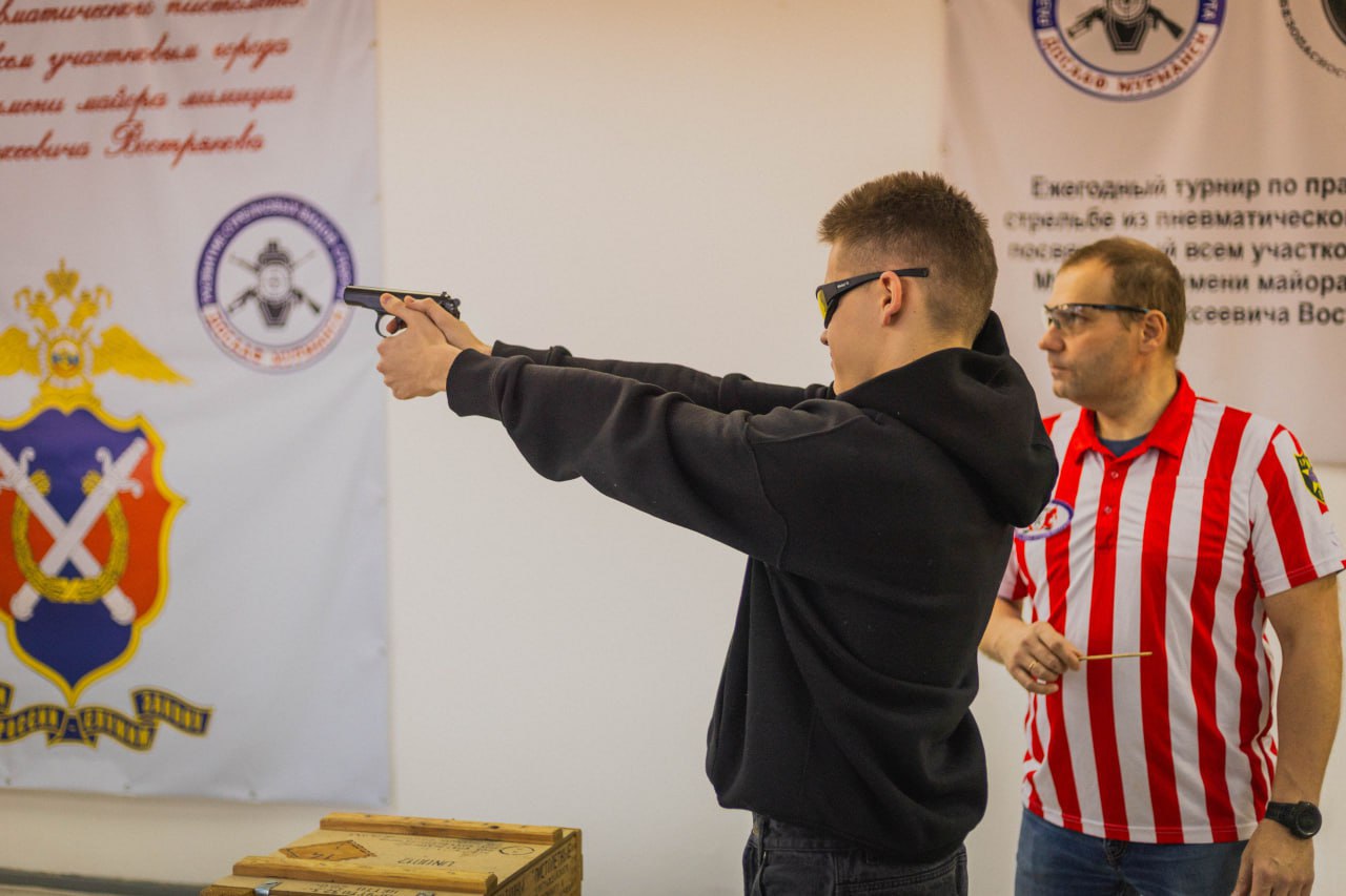 Накануне Дня сотрудника органов внутренних дел в Мурманском областном стрелково-спортивном клубе ДОСААФ (ул Накануне Дня сотрудника органов внутренних дел в Мурманском областном стрелково-спортивном клубе ДОСААФ (ул