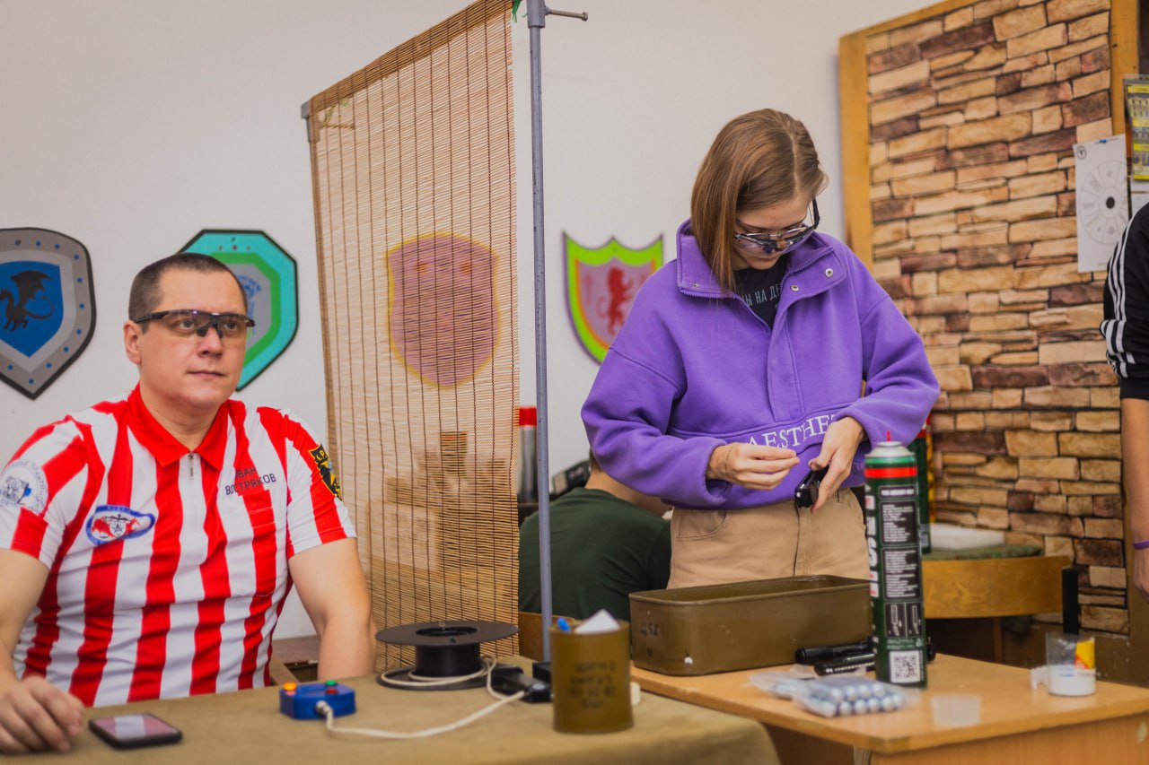 Накануне Дня сотрудника органов внутренних дел в Мурманском областном стрелково-спортивном клубе ДОСААФ (ул Накануне Дня сотрудника органов внутренних дел в Мурманском областном стрелково-спортивном клубе ДОСААФ (ул